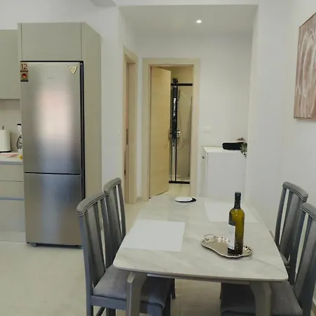 Julie Apartment